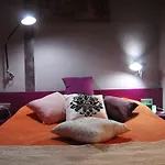 Latino Centre 2*