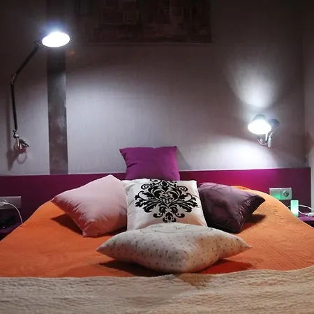 Latino Centre 2*