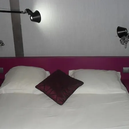 Latino Centre Hotel 2*