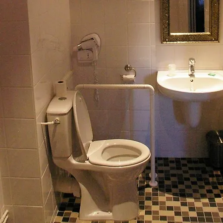 Latino Centre Hotell Reims