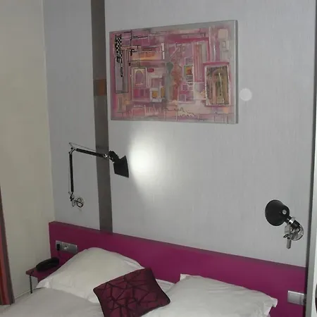 Hotell Latino Centre Reims