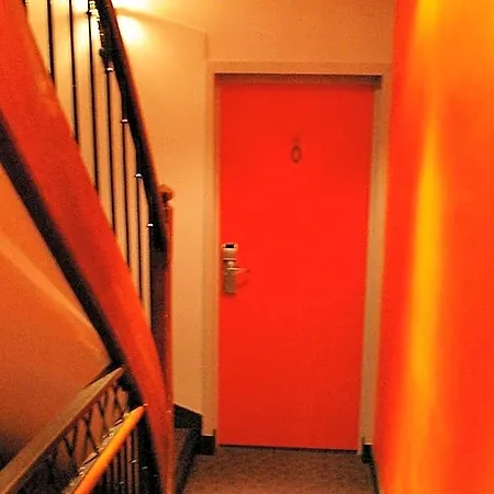 Latino Centre 2*