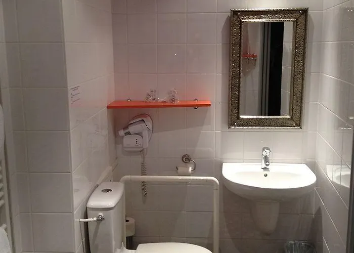 兰斯拉丁中心酒店 2*