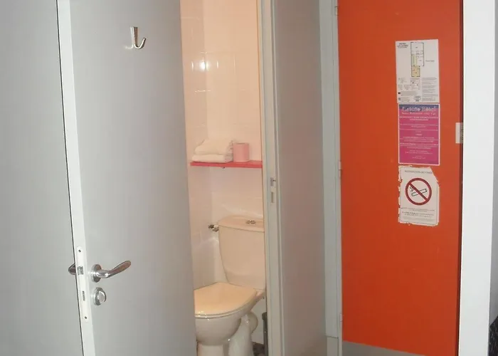 兰斯拉丁中心酒店 2* 兰斯